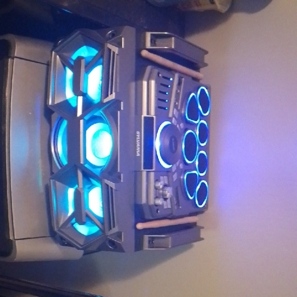 Sylvania Bluetooth Boombox/Turntable/Drumkit/Guitar Amp/Karaoke With Equalizer